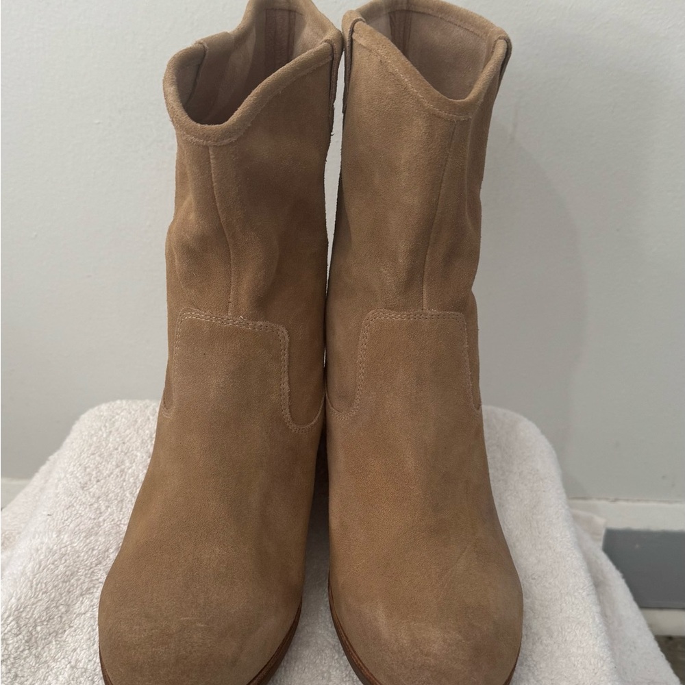 SOLD 🥰UGG RIONI Suede Tan Boots Size 10 - Picture 4 of 8